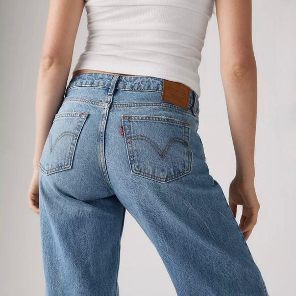 Levi's Low Rise Loose Jeans, Size 28 - Picture 5 of 17